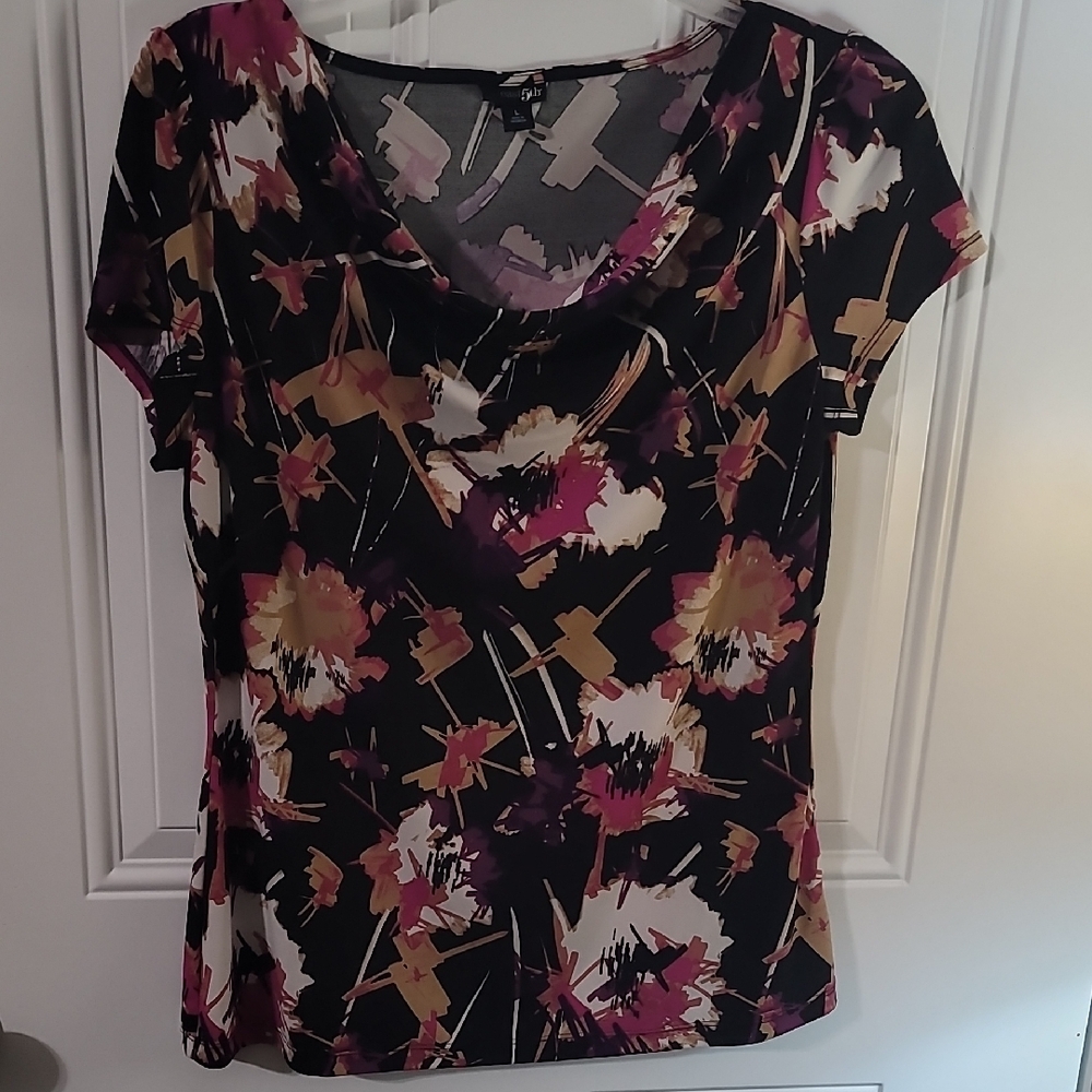 Floral Short-Sleeve Scoop Neck Top